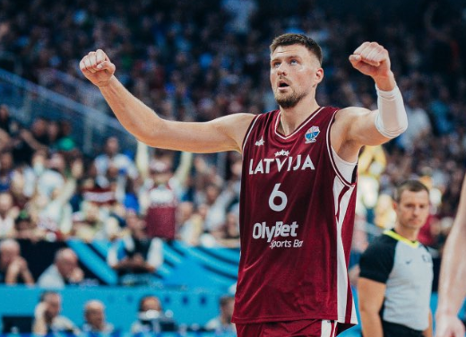 Kristaps Porzingis / Platforma X