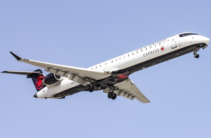 CRJ-900 / Pixabay