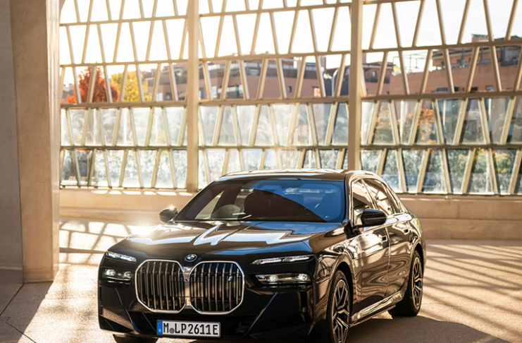 BMW i7
