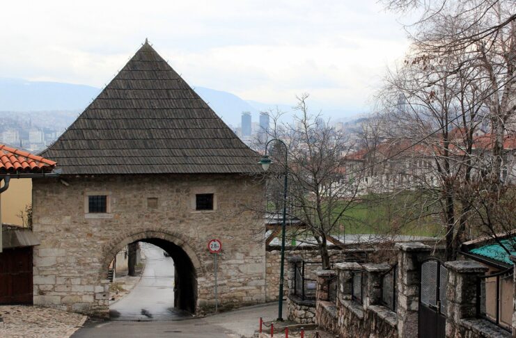 Vratnik / Wiki