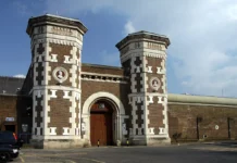 Silovatelj greškom pušten iz zatvora: Pobjegao je u Bosnu i Hercegovinu Zatvor Wormwood Scrubs / Wiki