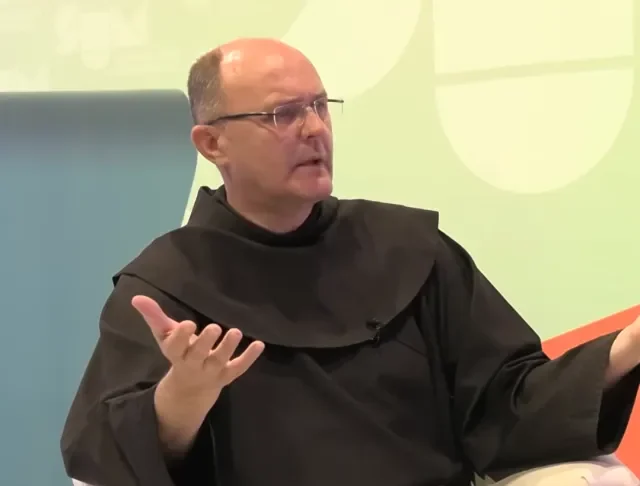 Fra Mario Knezović
