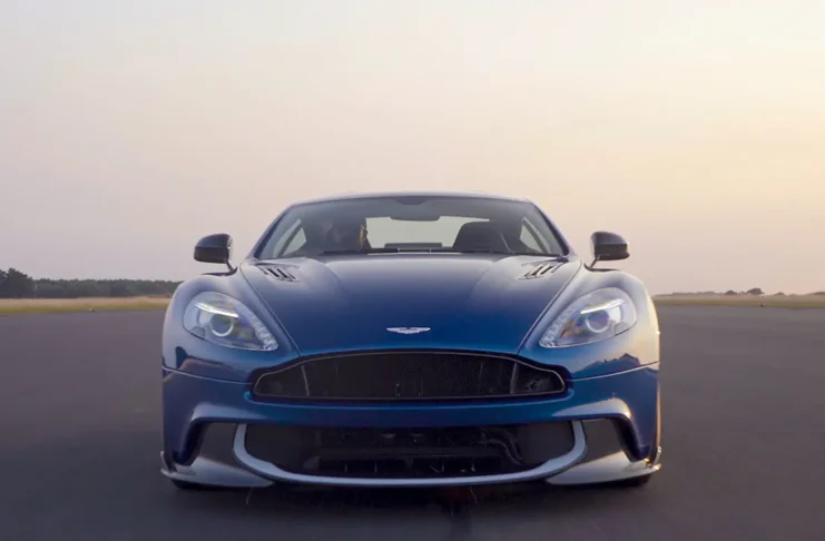 Aston Martin Vanquish S / Aston Martin
